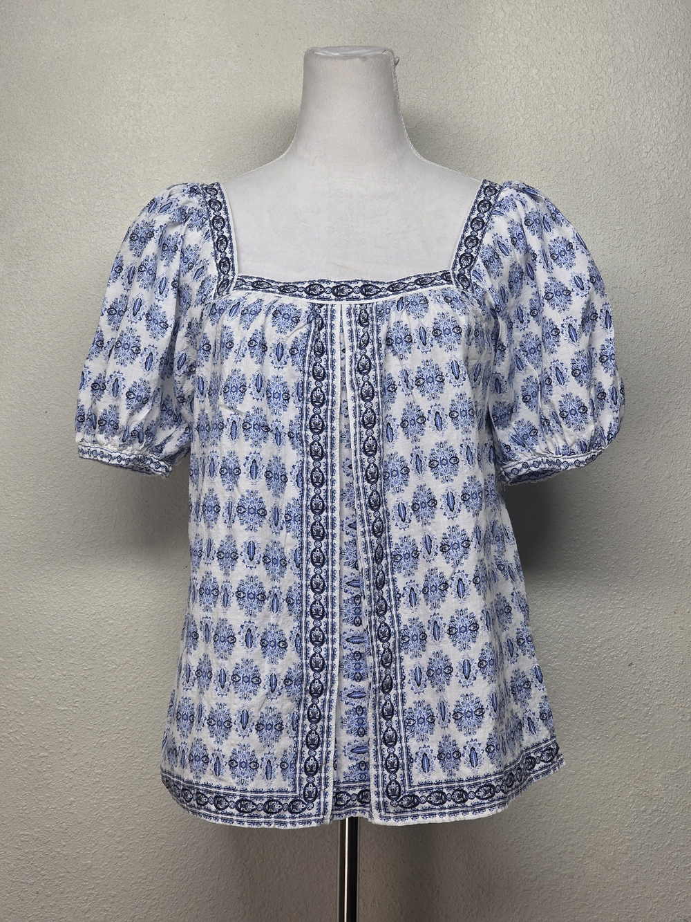 Max Edition Blue and White Square-Neck Floral Flowy Peasant Blouse Size Medium